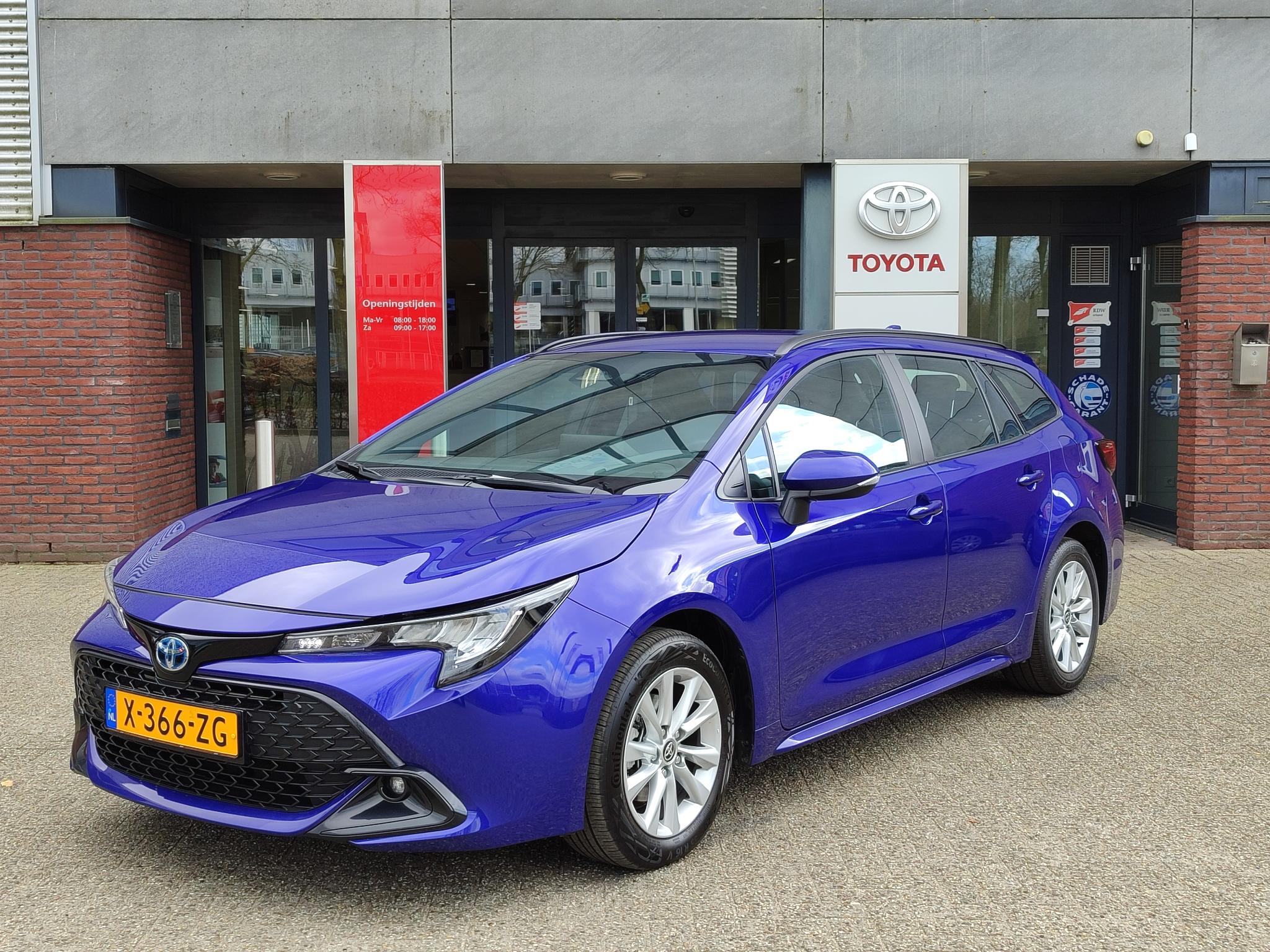 Toyota Corolla Touring Sports Hybrid 140 NAVI 16'' LM-VELGEN AD-CRUISE CLIMA APPLE/ANDROID CAMERA BLUETOOTH NL-AUTO