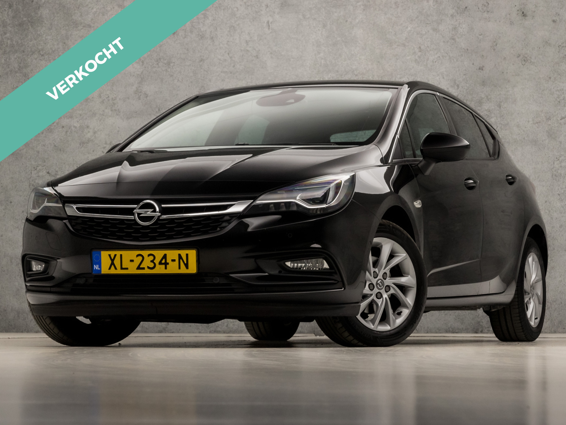 Opel Astra 1.4 Innovation 150Pk Automaat (APPLE CARPLAY, NAVIGATIE, CLIMATE, GETINT GLAS, LEDER, ADAPTIVE CRUISE, SPORTSTOELEN, LED KOPLAMPEN, LENDESTEUNEN, LM VELGEN, NIEUWSTAAT)