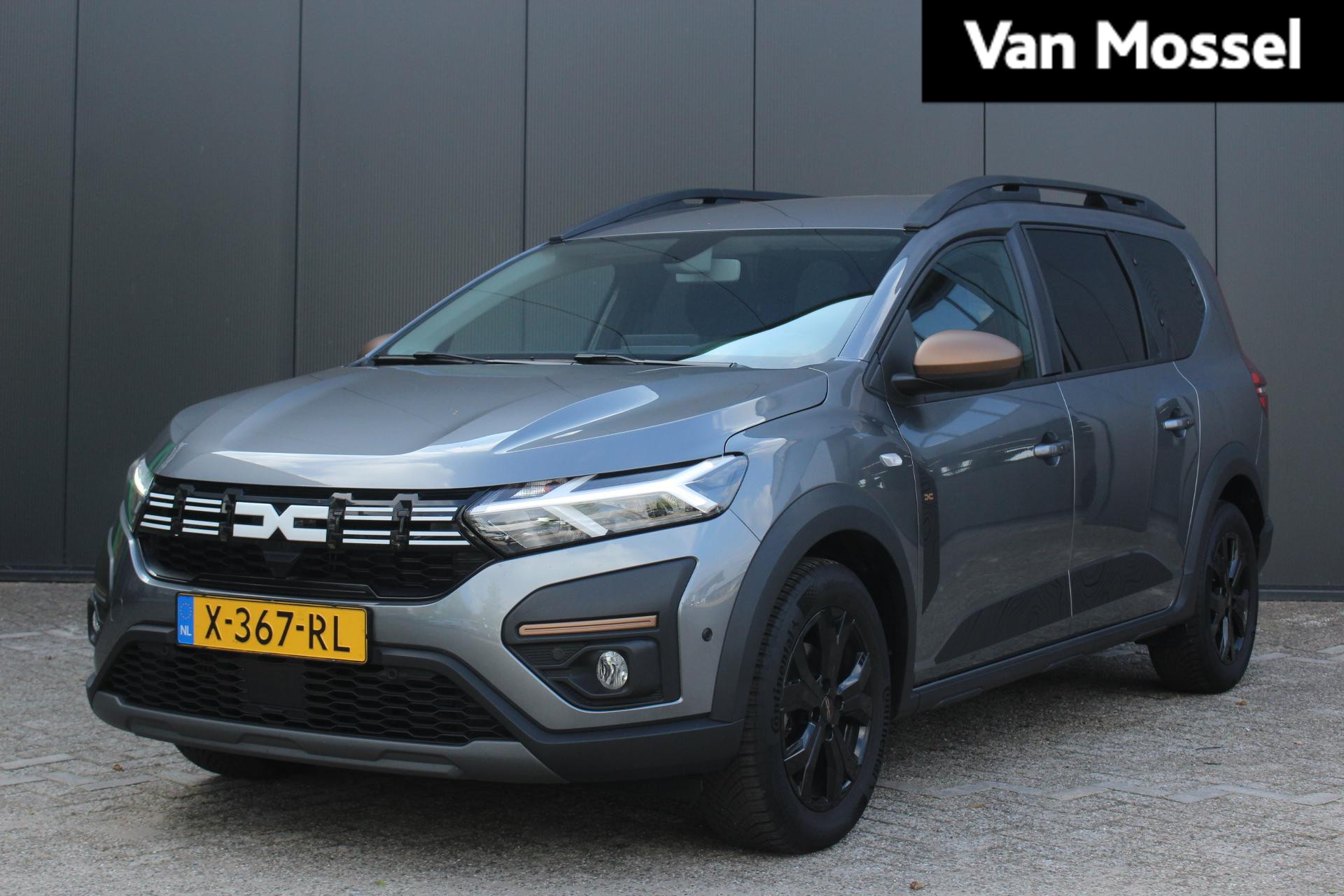 Dacia Jogger 1.0 TCe 110Pk Extreme 7p. | Navigatie | Apple & Android Carplay | Parkeersensoren & Camera | Keyless Entry | Climate Control | Automatische Verlichting & Regensensoren | LED Verlichting |