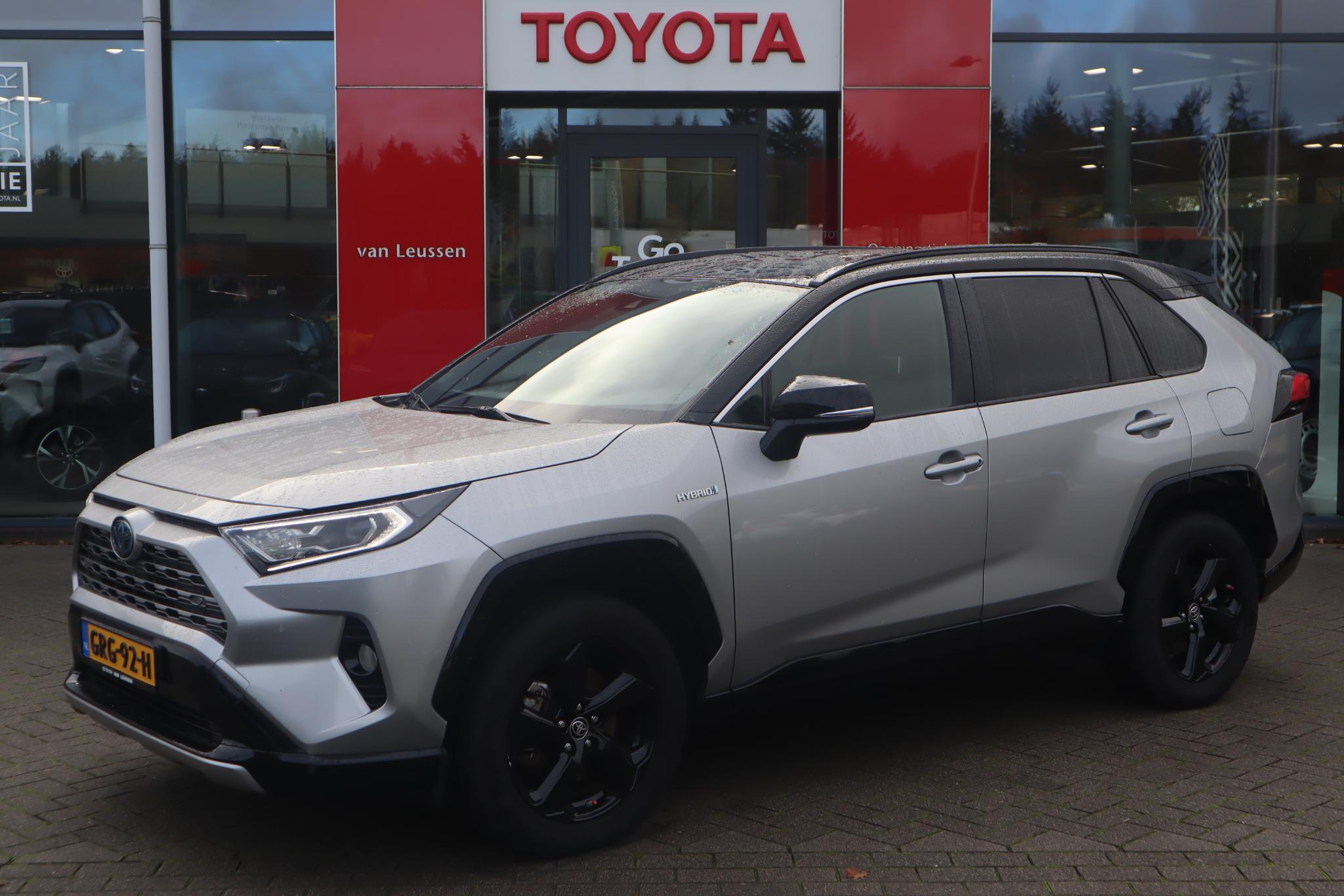 Toyota RAV4 2.5 HYBRID BI-TONE AWD NAVI P-SENSOREN AD-CRUISE APPLE/ANDROID EL-ACHTERKLEP