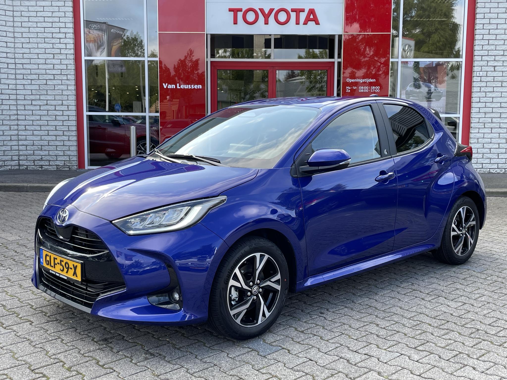 Toyota Yaris HYBRID 115 FIRST EDITION STOEL/STUURVERW DRAADLOOS-LADEN APPLE/ANDROID KEYLESS CLIMA AD-CRUISE 16" LM-VELGEN