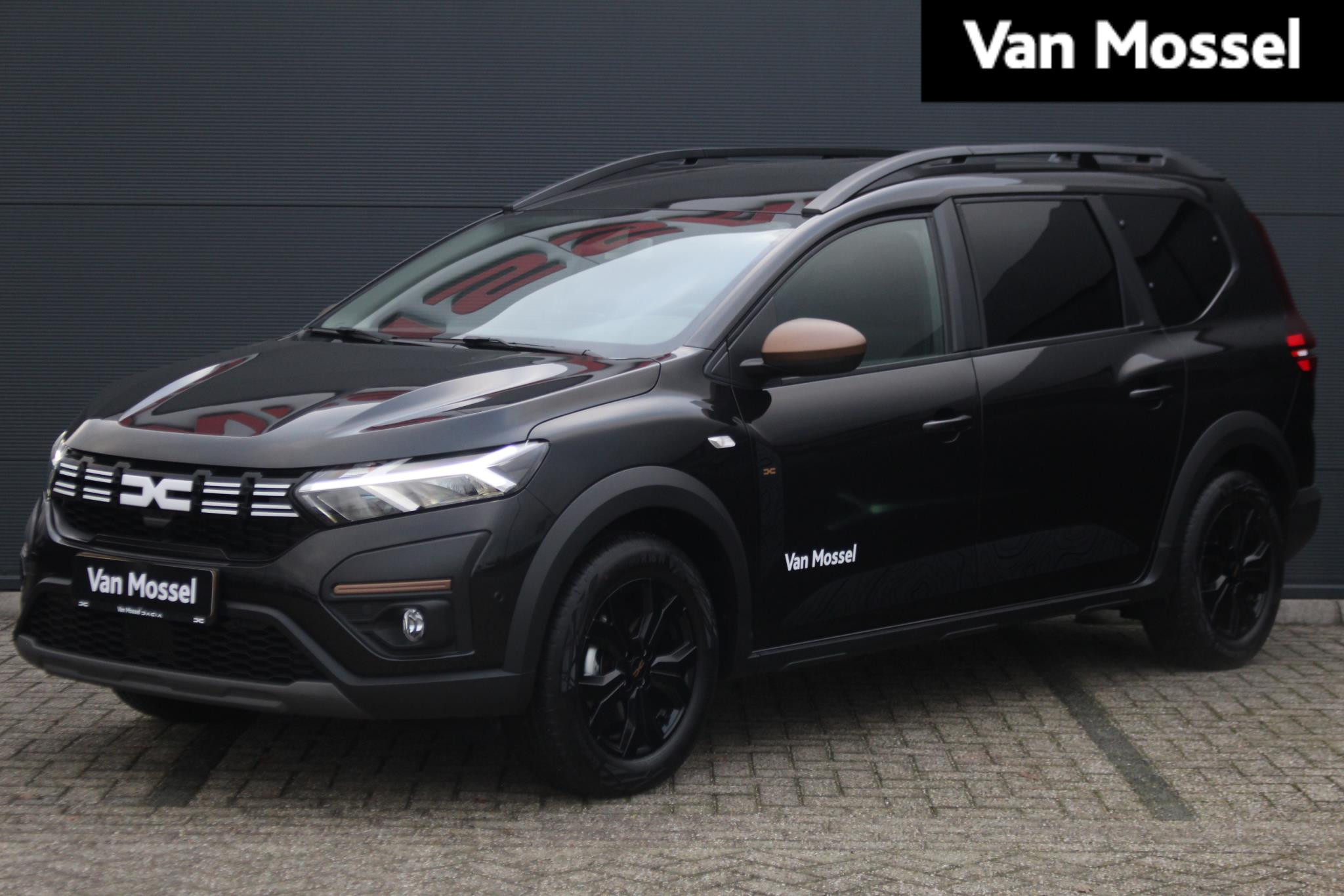 Dacia Jogger 1.0 TCe 110pk Extreme 7p. | Pack Extreme | Navigatie | Achteruitrijcamera | Apple Carplay/Android Auto | Climate Control | 7 Persoons