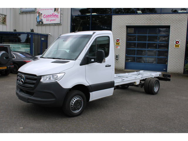 Mercedes-Benz Sprinter 515 CDI chassis L3 432 wb 3500 kg trekgwicht, MBUX, Comfort stoel, Etc.