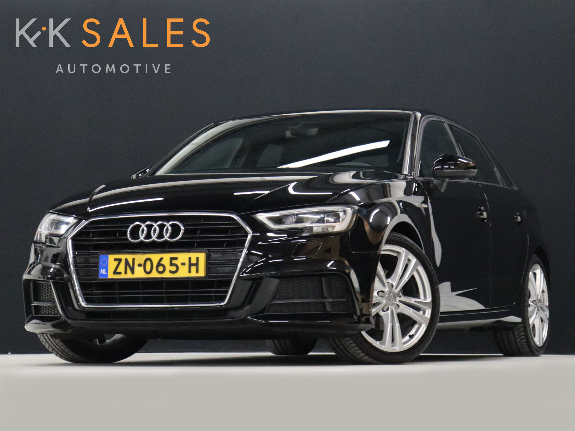 Audi A3 Sportback 30 TFSI Sport S Line [VIRTUAL COCKPIT, VLAK STUUR, ZWARTE HEMEL, 3x S LINE, CRUISE CONTROL, STOELVERWARMING, BLUETOOTH, NIEUWSTAAT]