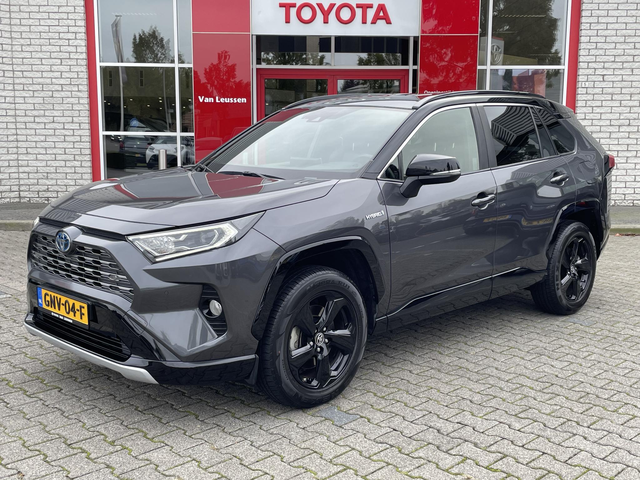 Toyota RAV4 2.5 HYBRID AWD BI-TONE APPLE/ANDROID STOELVERW. P-SENSOREN EL-STOEL EL-ACHTERKLEP AD-CRUISE 18"LMV