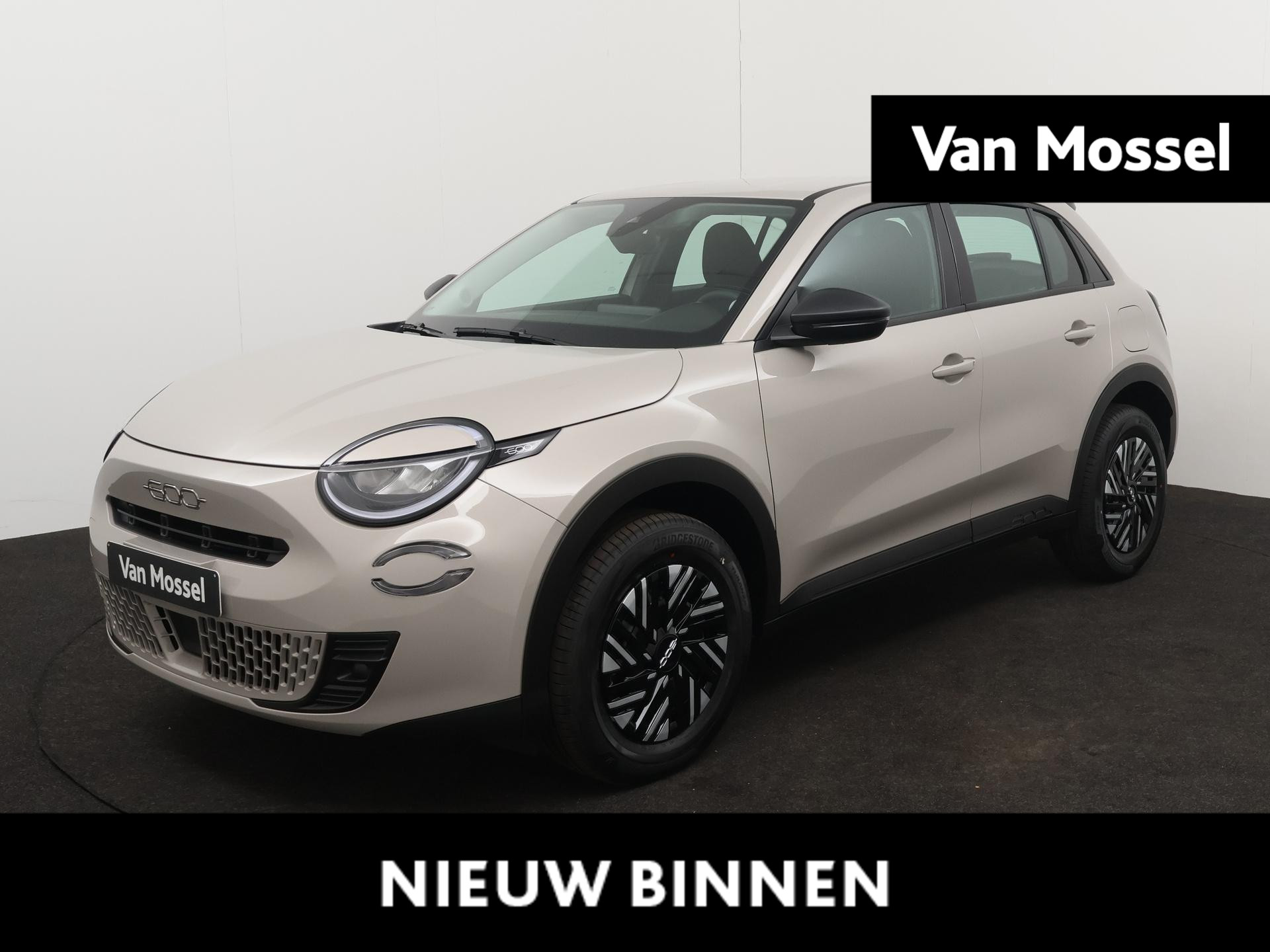 Fiat 600 1.2 Hybrid Urban | Apple & Android Carplay | Parkeersensoren | Led Verlichting|