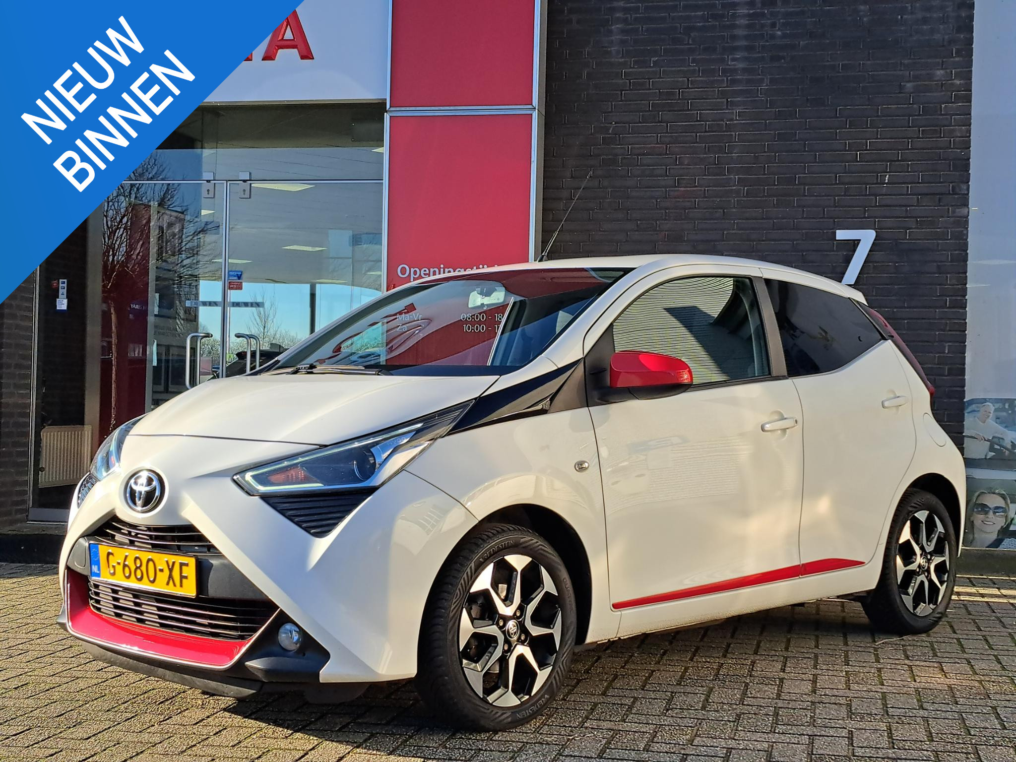 Toyota Aygo X-JOY 5-DEURS APPLE/ANDROID CLIMA CAMERA 16"LMV LED PRIVACY-GLASS BLUETOOTH