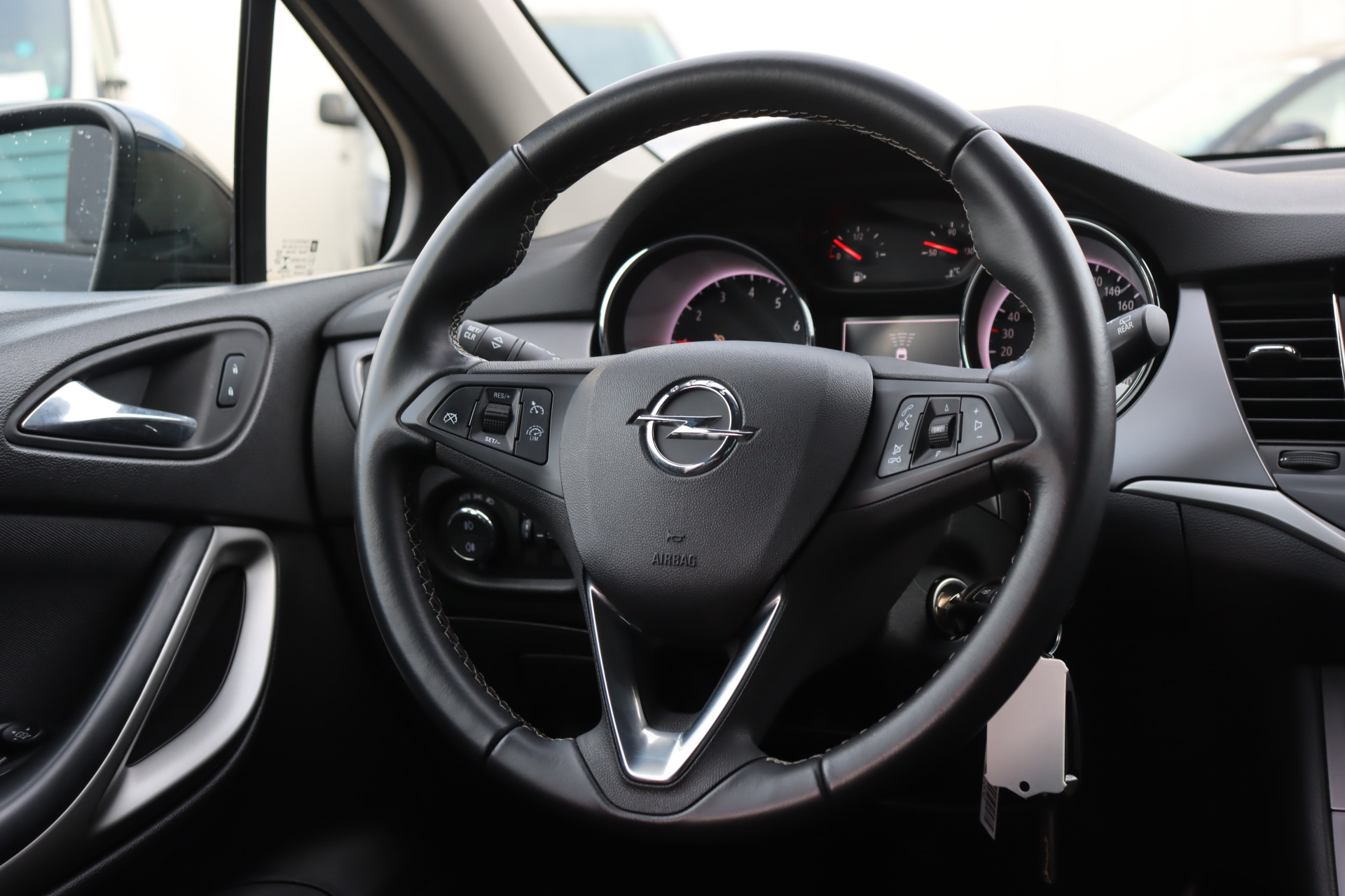 Opel Astra 105pk Turbo Online Edition (17"LMV/T.haak/1ste eig./Climate/NAV.)
