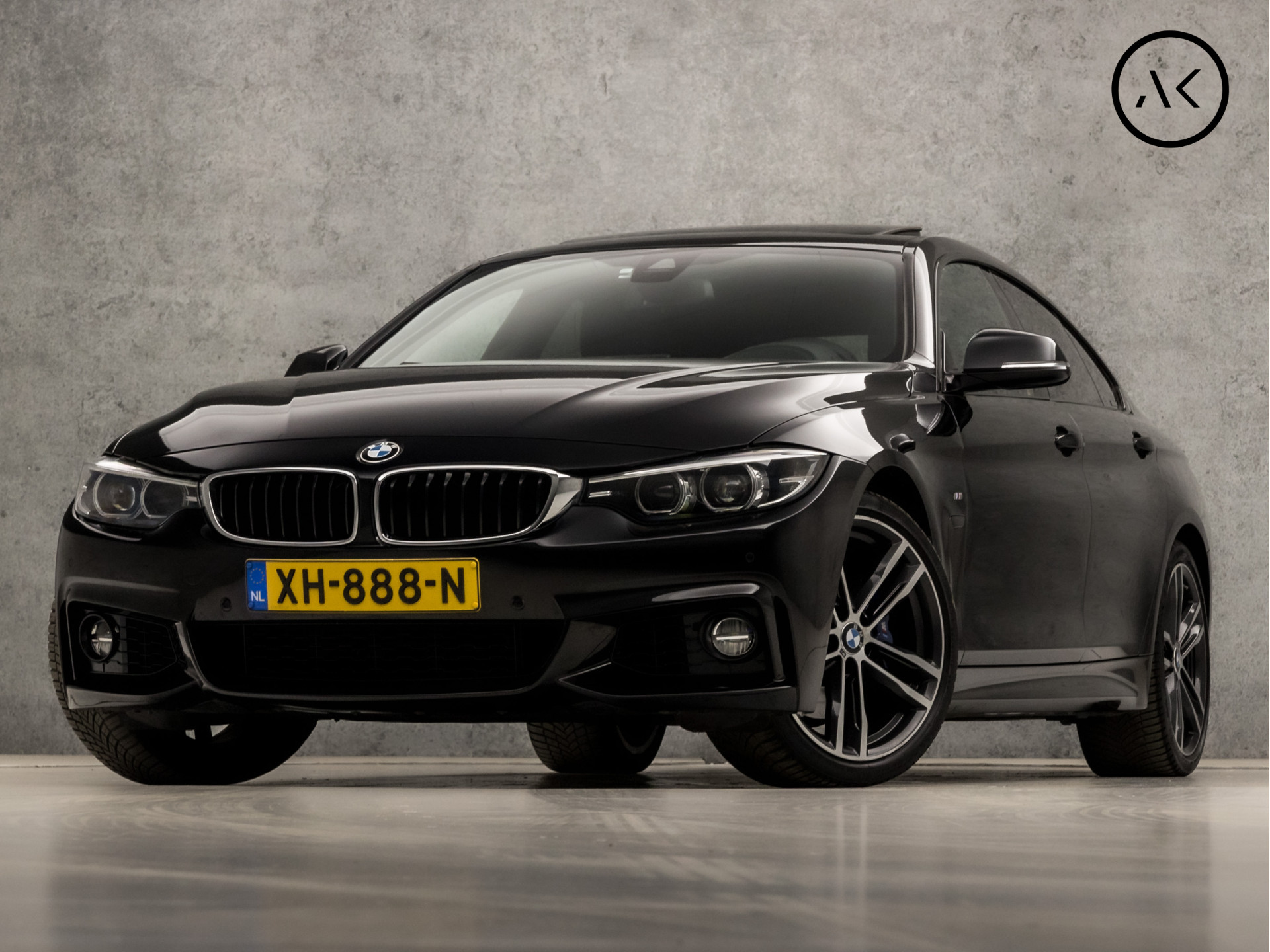 BMW 4 Serie Gran Coupé 418i High Executive M Sport Automaat (SCHUIFDAK, M PAKKET, GROOT NAVI, HUD, STOELVERWARMING, LEDEREN SPORTSTOELEN, GETINT GLAS, M SPORT REMMEN, NIEUWSTAAT)