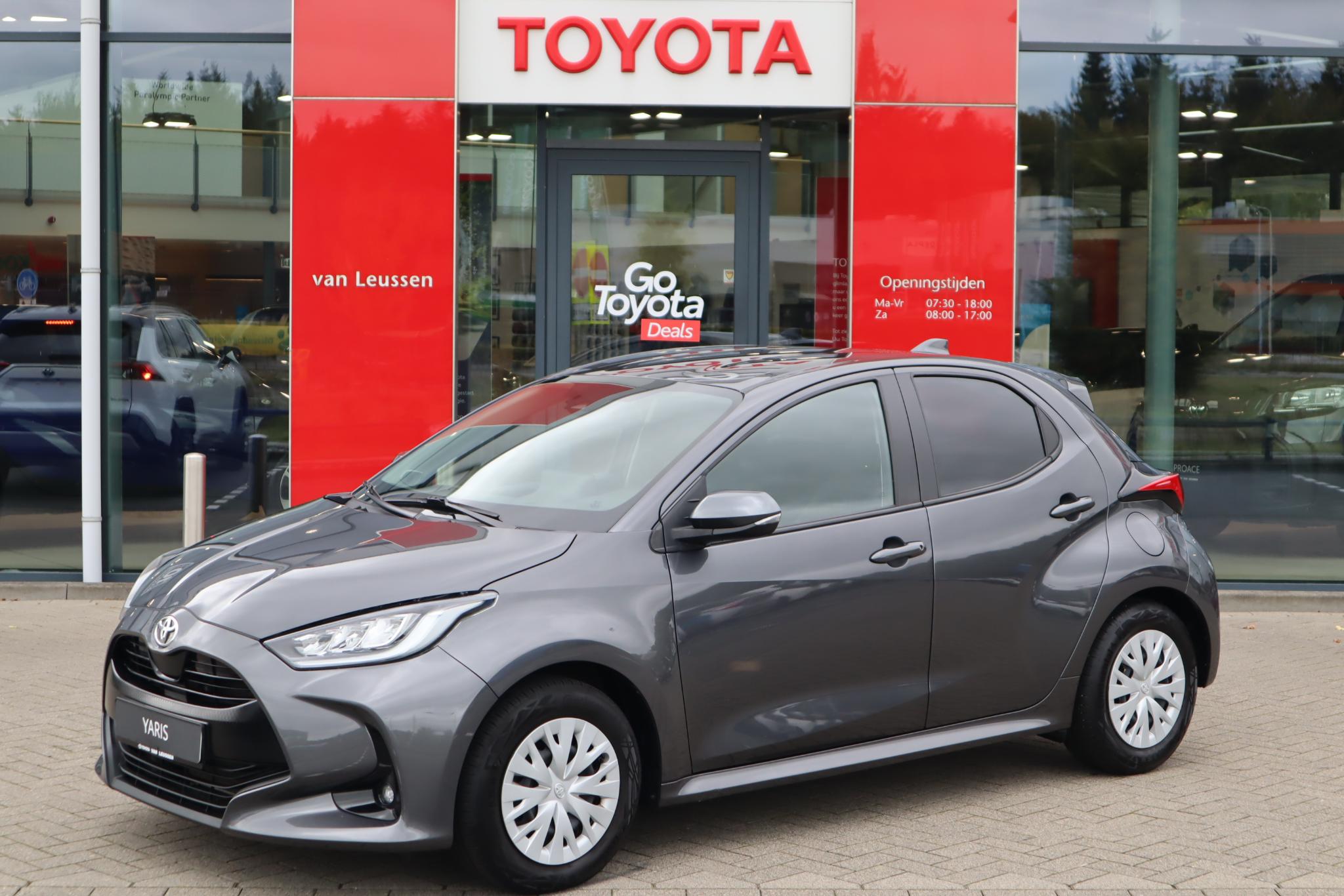 Toyota Yaris 1.5 VVT-i STYLE APPLE/ANDROID STOEL/STUURVERW. CAMERA HEAD-UP PRIVACY-GLASS AD-CRUISE