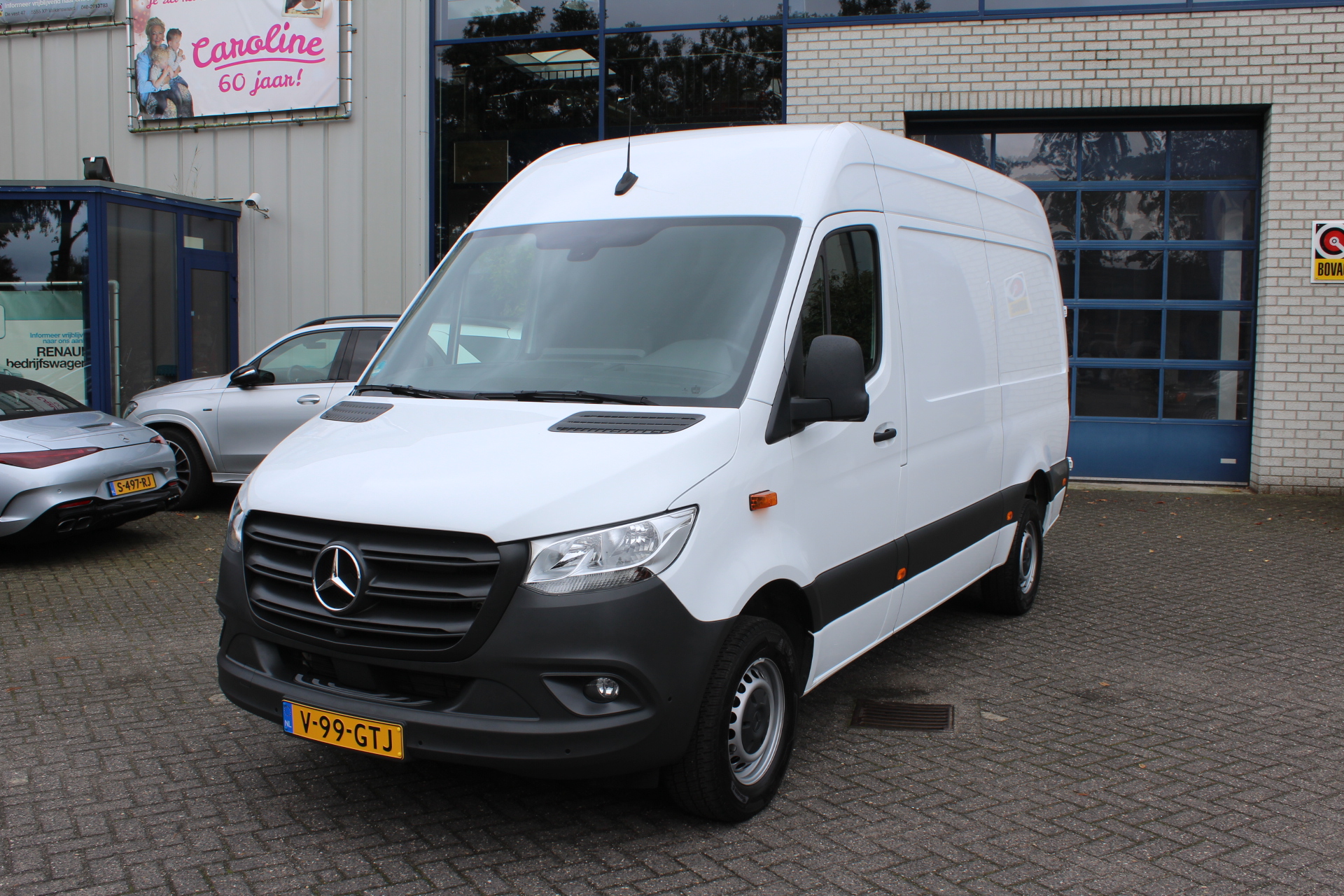 Mercedes-Benz Sprinter 317 CDI L2H2 MBUX met 360 graden camera en navigatie, Geveerde stoel, Etc.