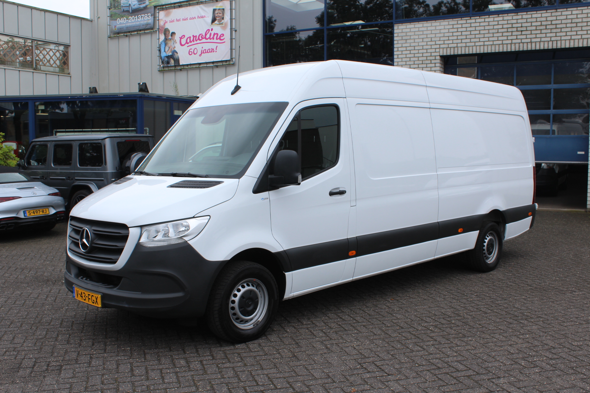 Mercedes-Benz Sprinter 317 CDI L3H2 3500 kg trekhaak, MBUX met camera, Geveerde stoel, Etc.