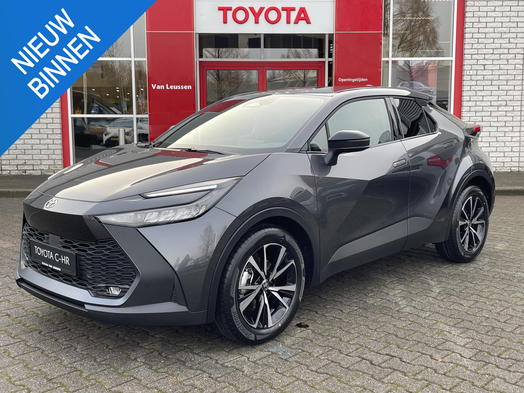 Toyota C-HR 1.8 HYBRID 140 DYNAMIC NL-AUTO 2024 MODEL NIEUW EN DIRECT LEVERBAAR!! APPLE/ANDROID LED KEYLESS PARK-SENSOREN 18'' LM-VELGEN