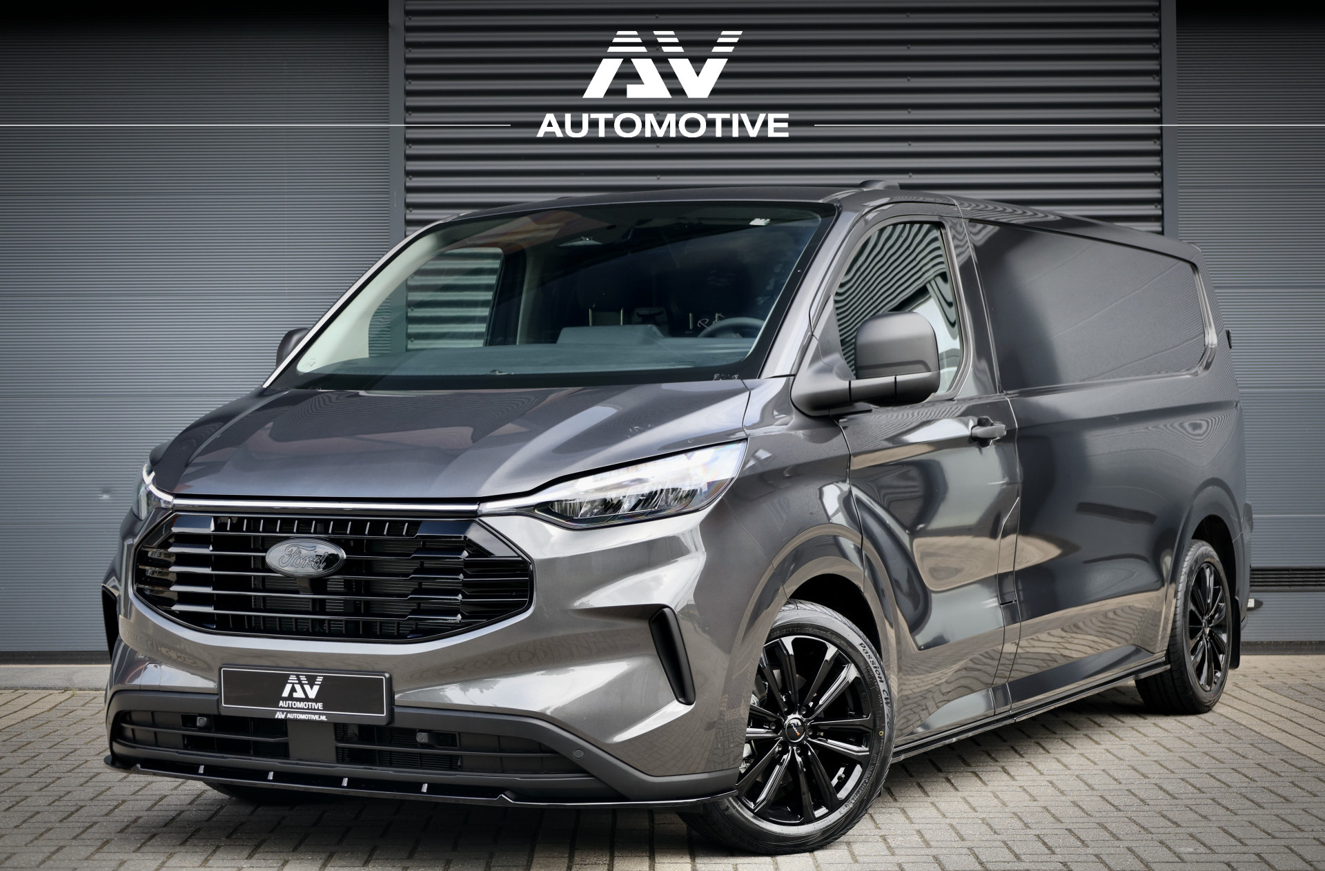 Ford Transit Custom 300 2.0 TDCI L2H1 | Navigatie | Camera | Lane Assist | LED | CarPlay | Garantie tot 10-2029 | Stoelverwarming | Raptor Edition | Cobra verlagingsveren | Lederen bekleding | Trekhaak | 3-Zitter