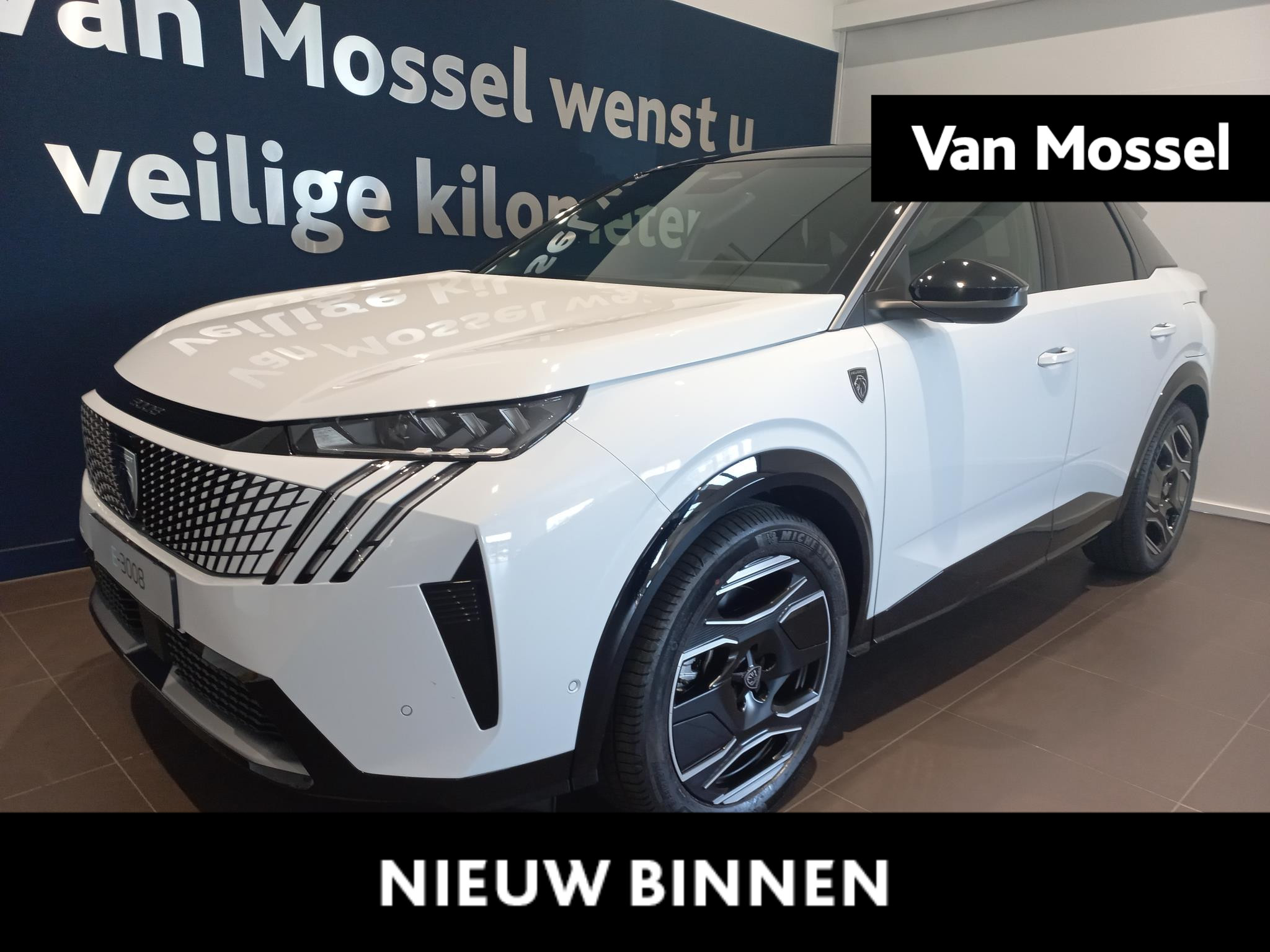 Peugeot e-3008 GT 73 kWh | Nu in de showroom!