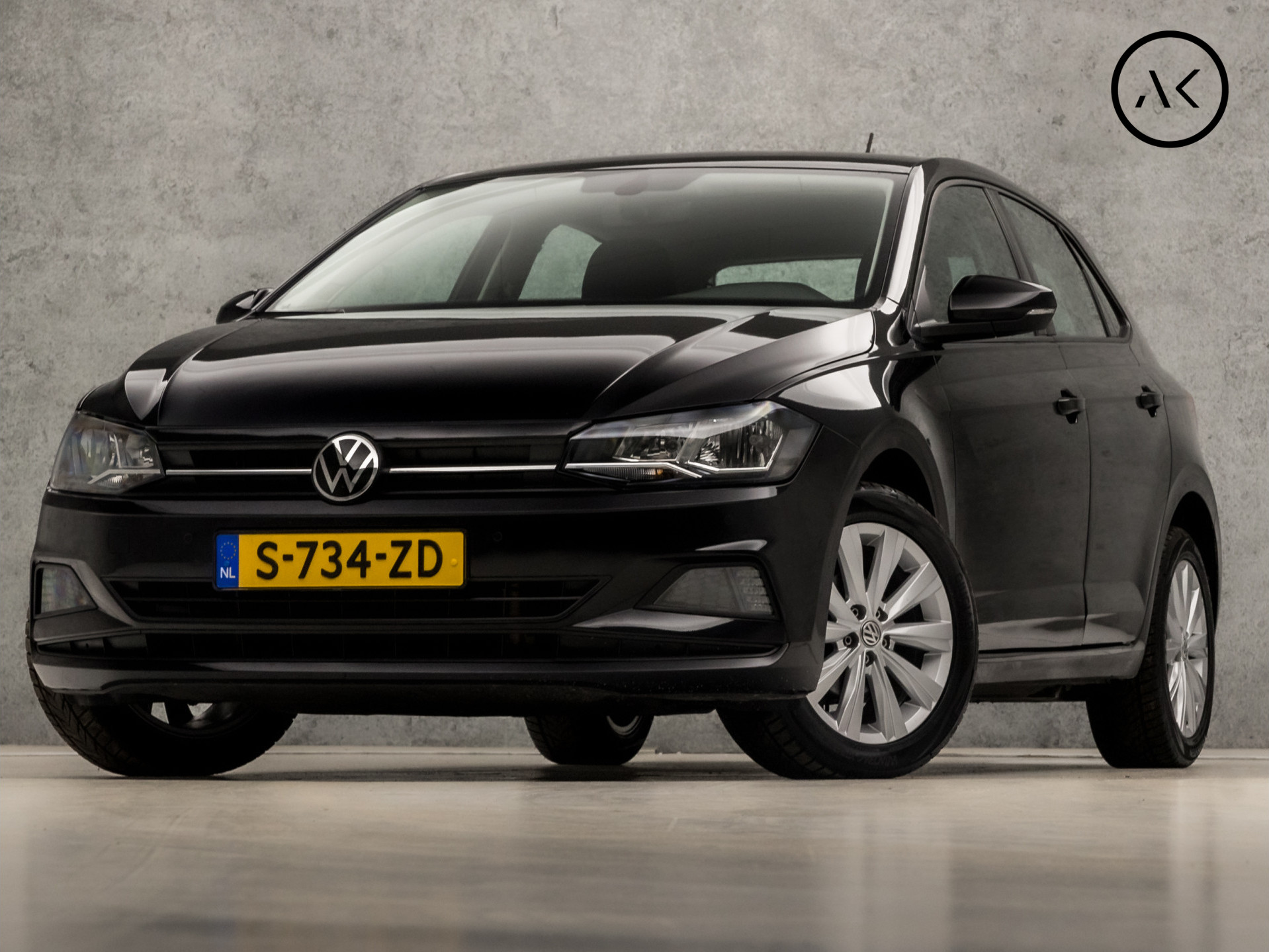 Volkswagen Polo 1.0 TSI Highline Sport Automaat (GROOT NAVI, CLIMATE CONTROL, STOELVERWARMING, ADAPTIVE CRUISE, SPORTSTOELEN, LM VELGEN, ELEK PAKKET, PAEKEERSENSOREN, NIEUWSTAAT)