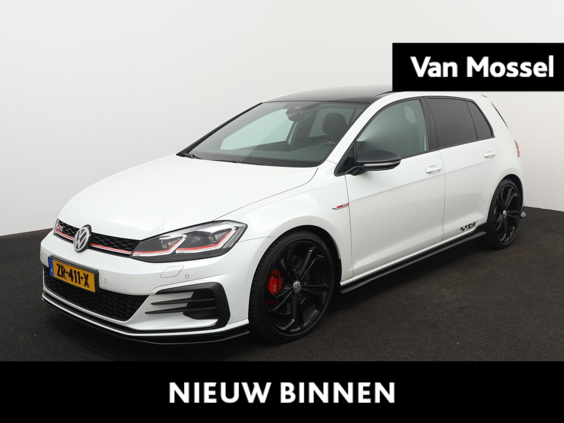 Volkswagen Golf 2.0 TSI GTI TCR | Panorama dak | Navigatie PRO (Groot Scherm) |  Keyless | Digital Cockpit PRO | Stoelverwarming | Automatische Airco | LED Verlichting | Carplay