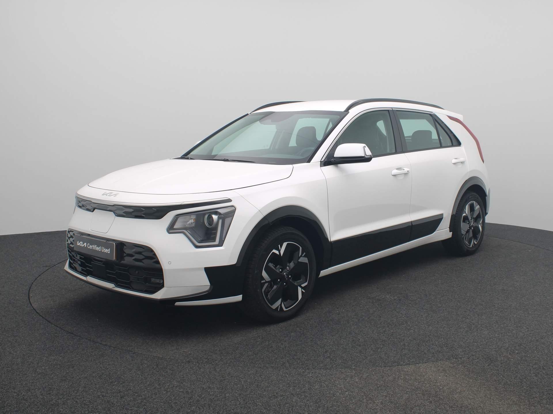 Kia Niro EV DynamicLine 64.8 kWh | 3-fase 11KW laden | Climate Control | Navigatie | LM Velgen | Eerste Eigenaar! | All Season banden |